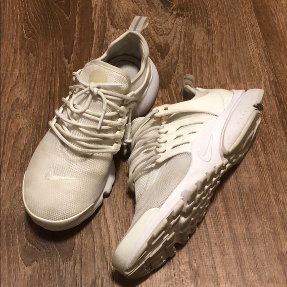 👟Nike White Presto👟 - Picture 2 of 5